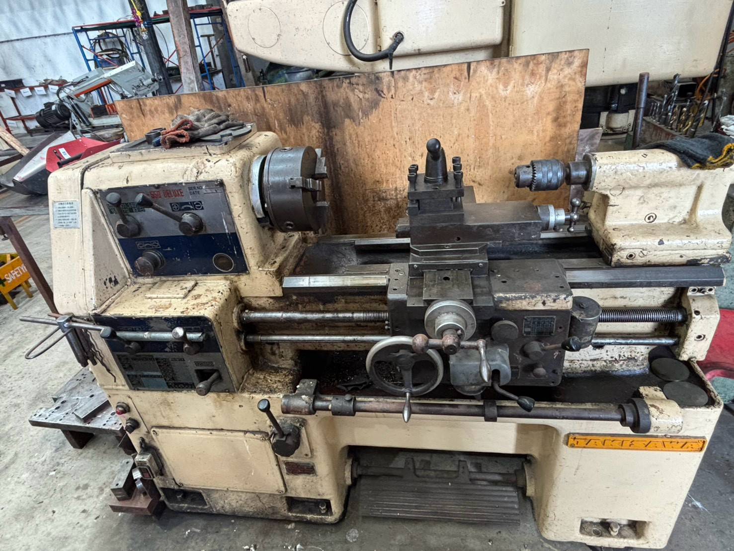 เครื่องกลึง (Lathe)