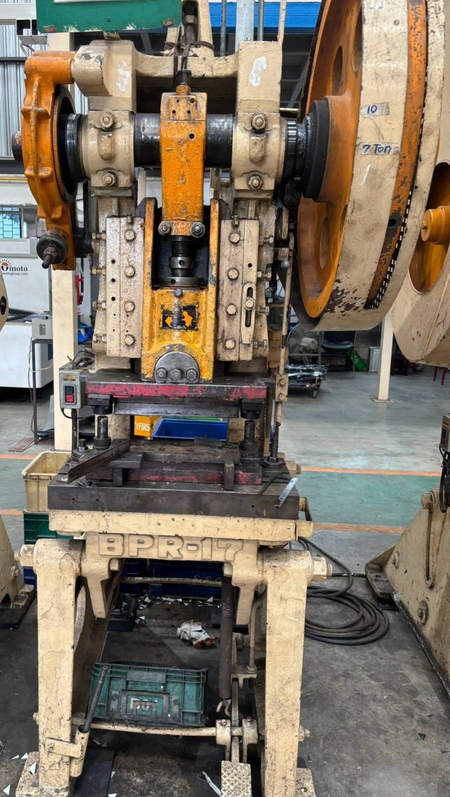 เครื่องปั๊มโลหะขนาดเล็ก รุ่น BPR-17