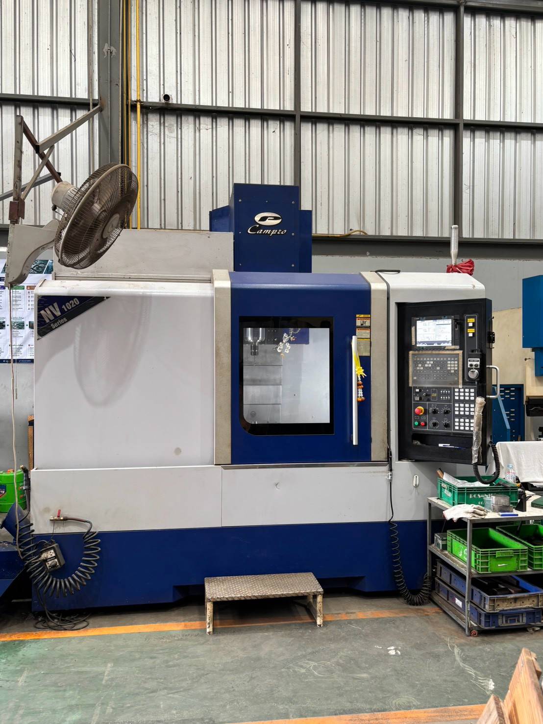 เครื่องกัด CNC แนวตั้ง (CNC Vertical Machining Center)