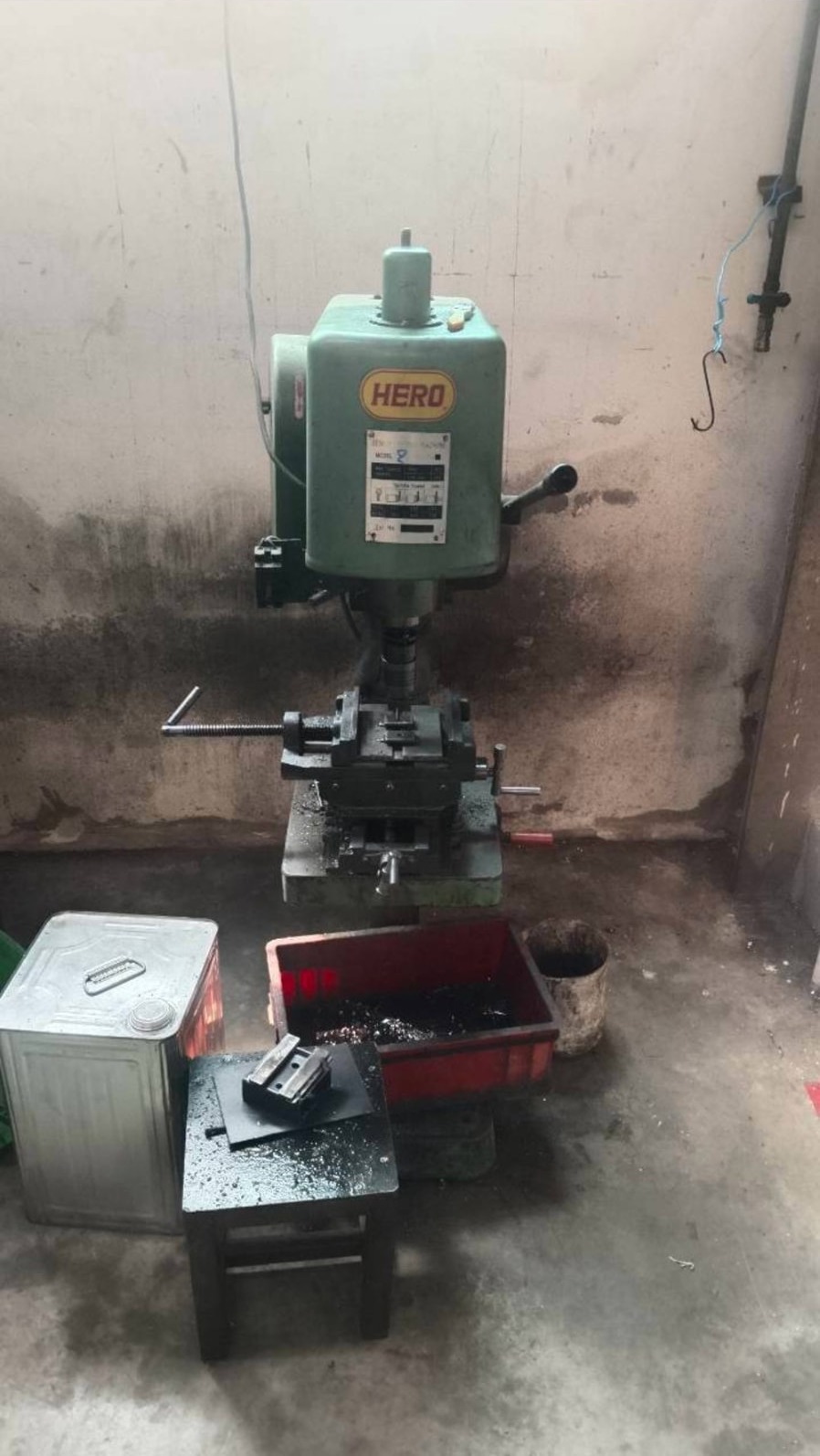 เครื่องต๊าปเกลียว (Tapping Machine)
