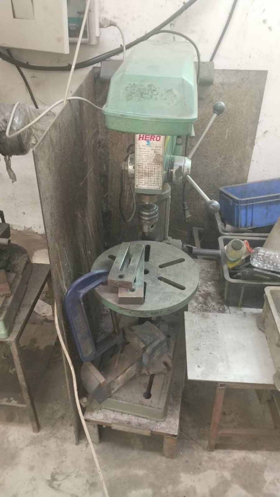 เครื่องสว่านตั้งโต๊ะ (Drill Press)